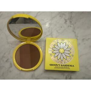 Trixie Cosmetics, Groovy Gardenia - Powder/Highlighter/Bronzer Trio